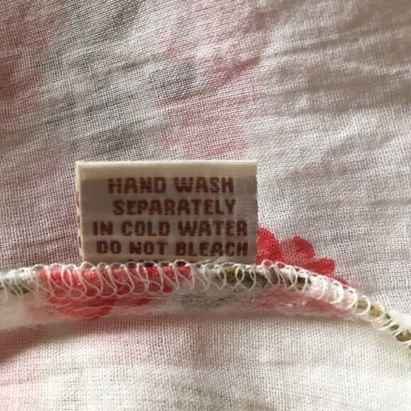 Embroidered Neckline Floral Blouse - Picture 7 of 8